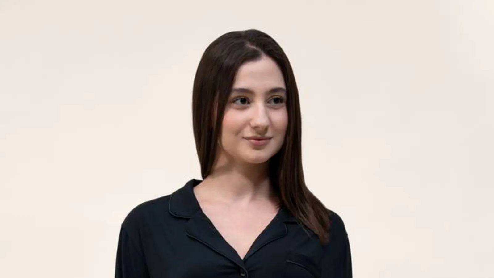 بيجاما نسائية طويلة بأزرار من المودال بلون سكون المساء